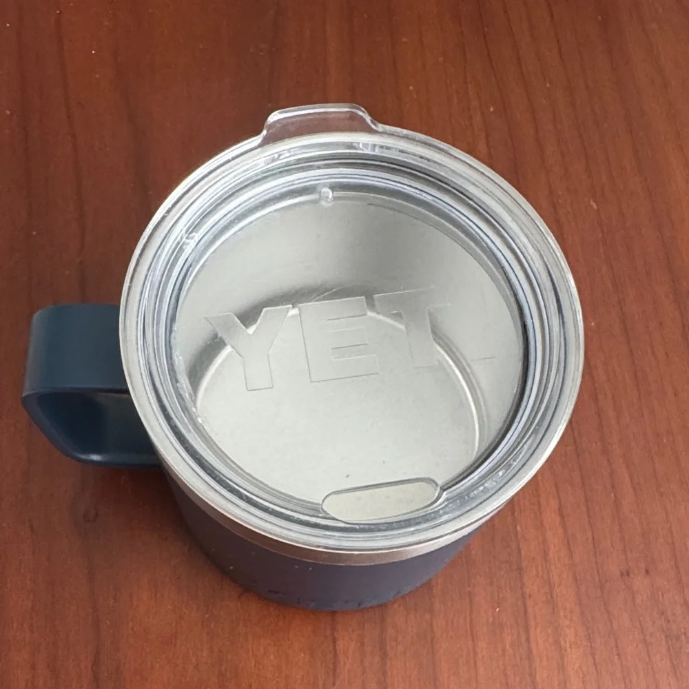 Yeti Navy Mug with Clear Lid